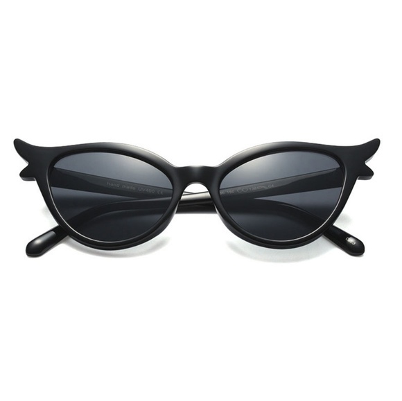Accessories - Retro Cat Eye Sunglasses